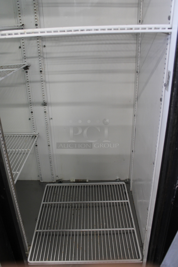 True GDM-37 Metal Commercial 2 Door Reach In Cooler Merchandiser w/ Poly Coated Racks. 115 Volts, 1 Phase. Tested and Working! - Image 8 of 8