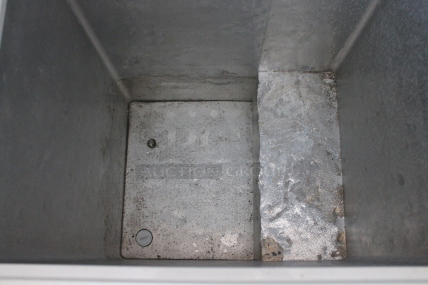 Metal Chest Freezer. Tested and Working! - Image 2 of 3