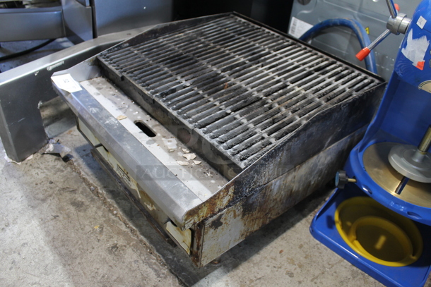Toastmaster Pro-Series Stainless Steel Commercial Countertop Natural Gas Powered Charbroiler Grill.  - Image 4 of 5