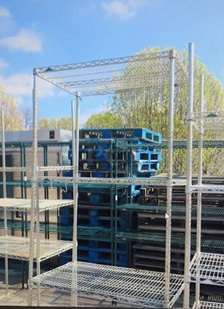 One  Metro Shelf With 4 Shelves. 36X24X86