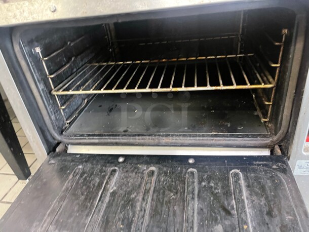 Working! Vulcan Commercial Heavy Duty 6 Burner 36 inch Range with Standard Oven - 198,000 BTU Natural Gas With One Shelf NSF Tested and Working! - Image 5 of 9