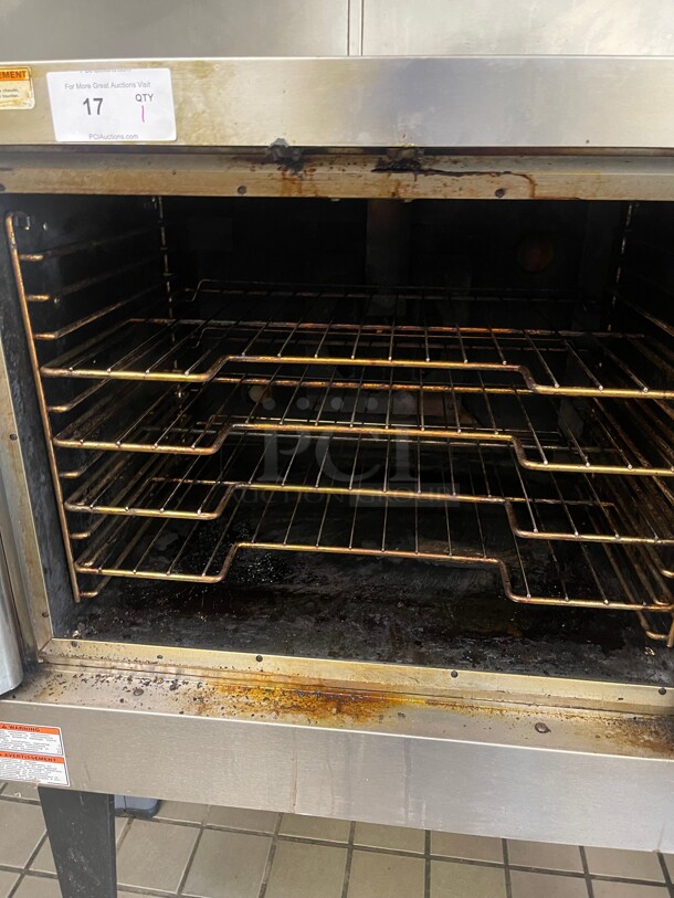 Late Model! Vulcan VC4GD Commercial Single Full Size Natural Gas Convection Oven - 50,000 BTU One Stand With 5 Shelves NSF Tested and Working! - Image 5 of 11