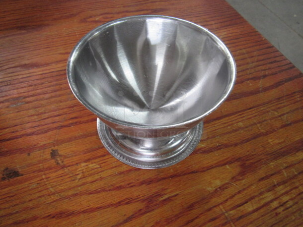 Stainless Steel Footed Bowl. 4XBID