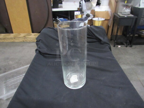 Clear Glass. Vase. 6XBID
