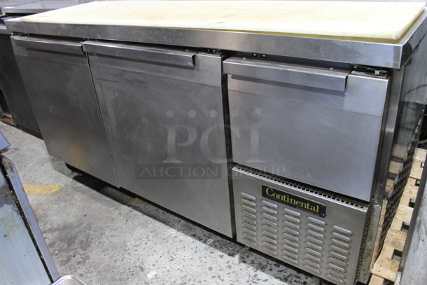 Continental CPA68 Stainless Steel Commercial Prep Table w/ Cutting Board. Tested and Working! - Image 4 of 8