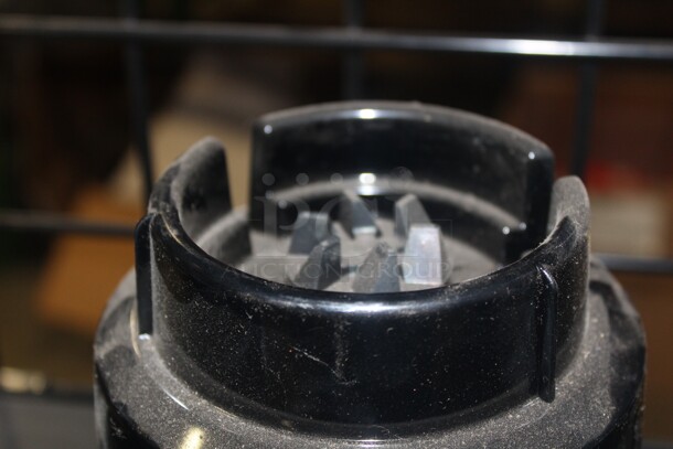 NICE! 3 Waring Model 51BL10 Blender Bases And 1 Hamilton Beach Model HBB908 Blender Base. Working When Pulled. 4X Your Bid! - Image 3 of 7