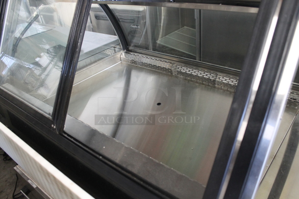 Federal Industries MCG854DC Metal Commercial Floor Style Deli Display Case Merchandiser. 120 Volts, 1 Phase. Cannot Test - Unit Was Previously Hardwired - Image 9 of 12