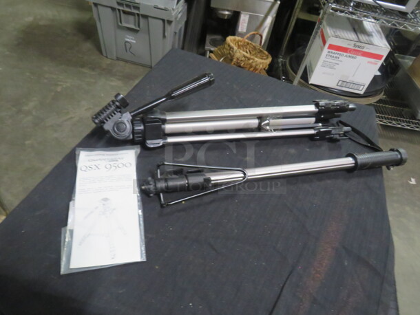 One Quantaray Sunpak Tri Pod. #QSX9500 - Image 1 of 2