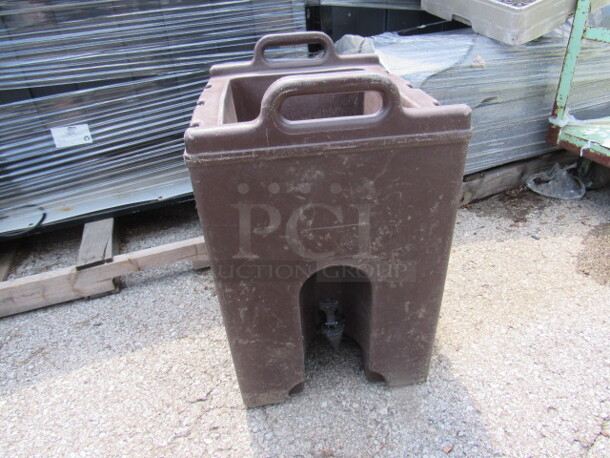 One Brown Cambro Drink Dispenser. No LID. - Image 1 of 1