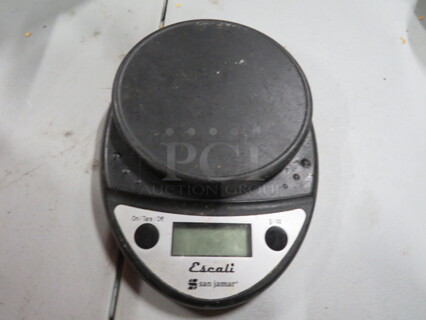One San Jamar Escali Digital Scale.
