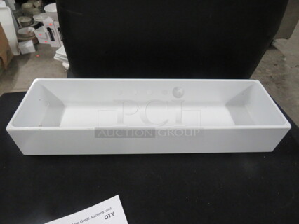 One Melamine Server. 19.5X6X3
