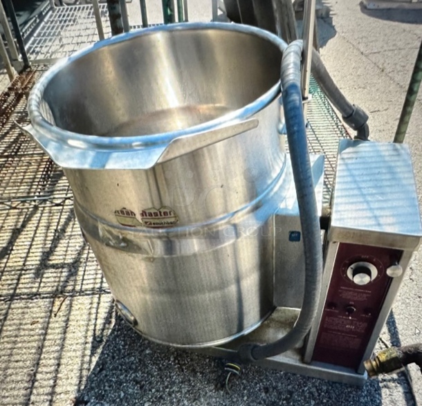 One Southbend Crown Tabletop Electric Tilting Steam Kettle. Model# EC-10TW. 208 Volt. 1 Phase. $14,722.00. - Image 1 of 2