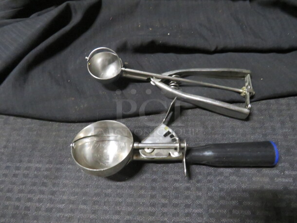 Assorted Disher. 2XBID - Image 1 of 1