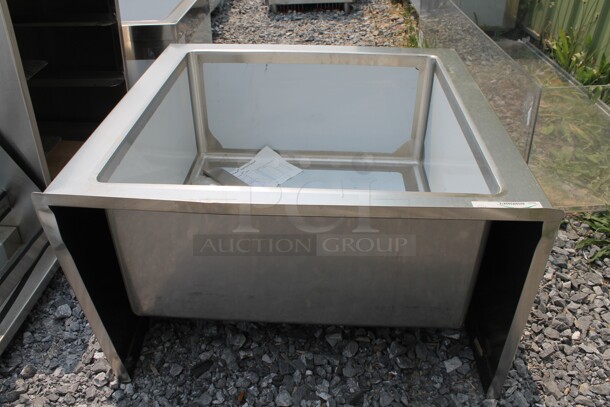 BRAND NEW SCRATCH AND DENT! Regency 600SM242412 Commercial Stainless Steel One Compartment Floor Mop Sink. - Image 7 of 7