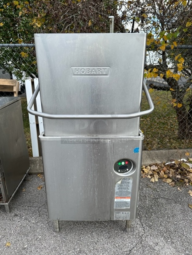 One WORKING Hobart Hi Temp Dish Machine. Model# AM15. 208-240 Volt. 3 Phase.  - Image 1 of 4