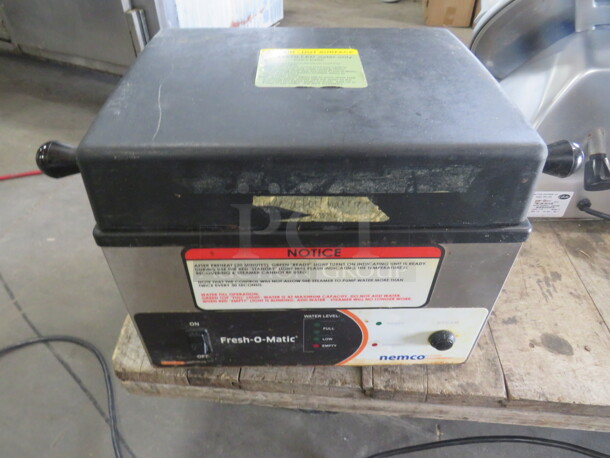 One Nemco Fresh O Matic Steamer. 120 Volt. Model# 6625B. 14X12X12. Powers On. - Image 1 of 1