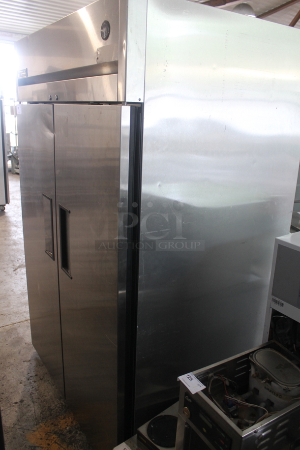 2015 True TG2R-2S Stainless Steel Commercial 2 Door Reach In Cooler w/ Poly Coated Racks. 115 Volts, 1 Phase. Tested and Working! - Image 3 of 6
