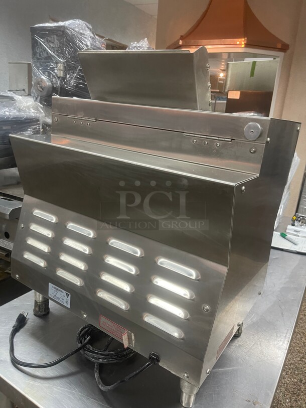 Working! DoughhPro DPR3500 23 inch Countertop Two Stage Commercial Dough Sheeter - 120V, 3/4 hp Tested and Working!  - Image 4 of 8