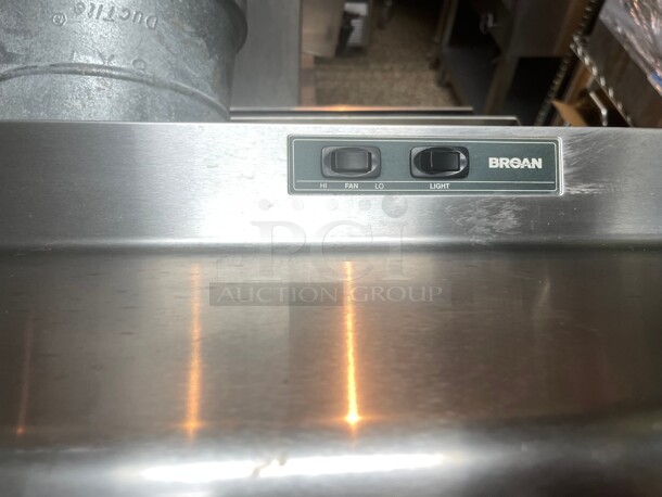 Broan Under Cabinet Range Hood  Heat Sentry™, Convertible Vent Options, UL Listed, and HVI-2100 Certified: 42 Inch, 198 CFM 115 Volt Tested and Working! - Image 2 of 9