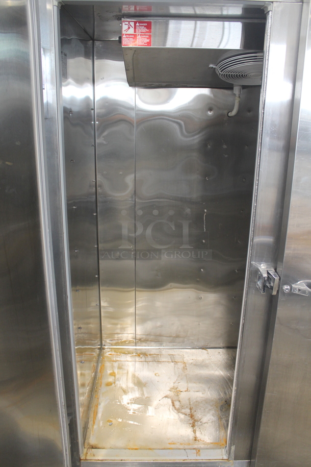 Master-Bilt TAC-48HDSA Stainless Steel Commercial 2 Door Reach In Cooler on Commercial Casters. 115/208-230 Volts, 1 Phase. Tested and Working! - Image 5 of 9