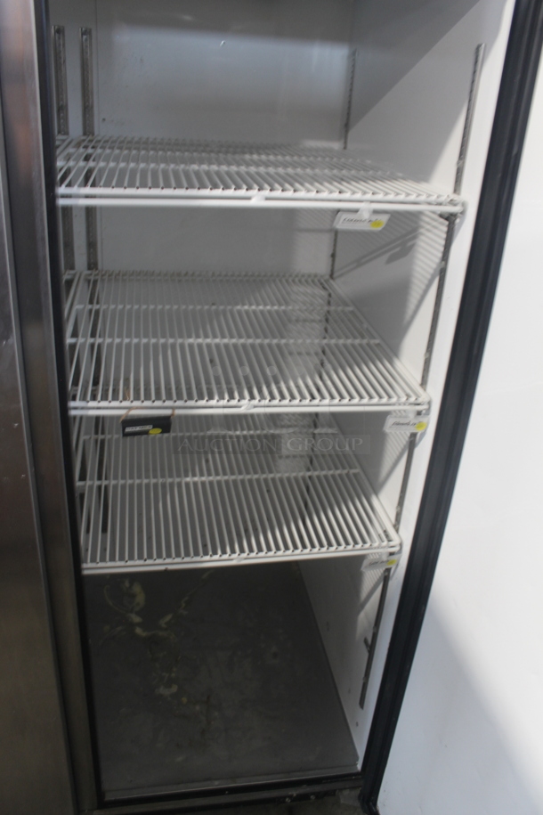 2015 True TG2R-2S Commercial Stainless Steel Two Door Reach In Cooler With Polycoated Racks  115V, 1 Phase. Tested and Working! - Image 5 of 6