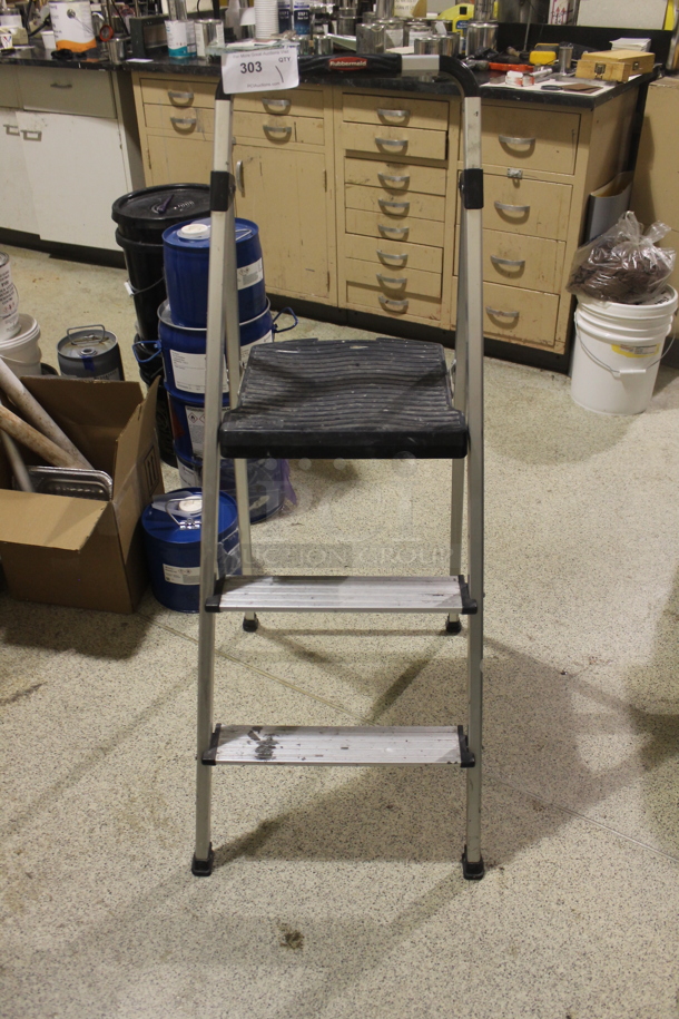 Rubbermaid Metal A Frame Ladder. - Image 1 of 4