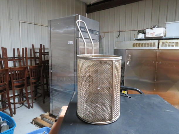 Pasta Fry Basket. 2XBID - Image 1 of 1
