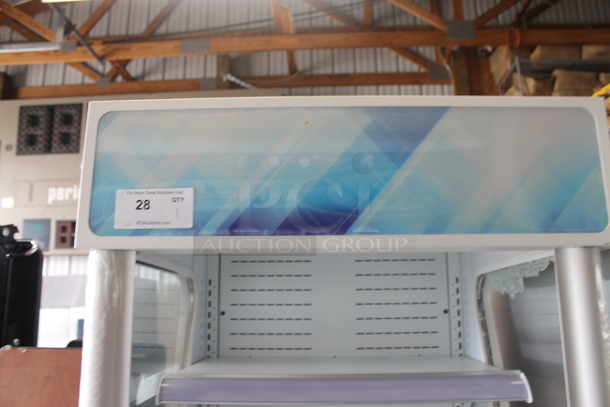 BRAND NEW SCRATCH AND DENT! Avantco 189WVAC28HC Metal Commercial Reach In Grab N Go Merchandiser w/ 4 Metal Shelves. See Pictures for Broken Glass Pane. 110-120 Volts, 1 Phase. Tested and Working! - Image 3 of 11
