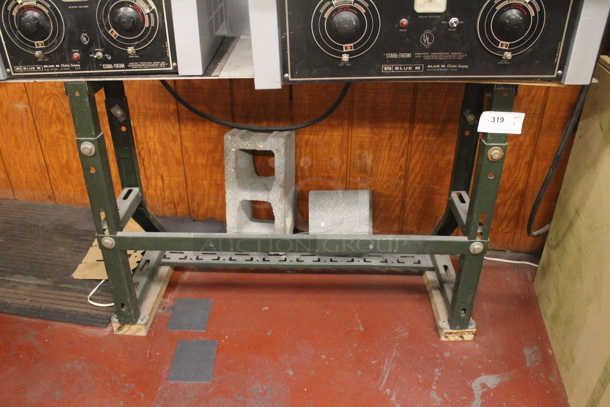 Green Metal Stand. - Image 1 of 3