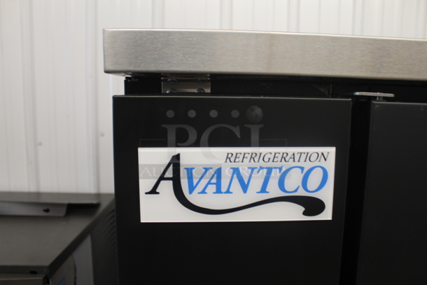 BRAND NEW SCRATCH AND DENT! 2023 Avantco 178UDD4HC Metal Commercial Direct Draw Kegerator w/ 2 Four Tap Kegerator Beer Dispenser. Stock Picture Used as Gallery Picture. 115 Volts, 1 Phase. Tested and Working! - Image 4 of 12