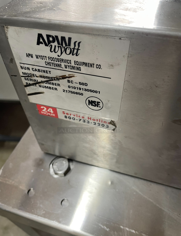 Nemco Hot Dog Roller w Bun Cabinet APW Wyott, both 120V - Image 4 of 4