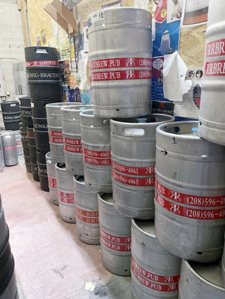 ?FULL SIZE!!? 1/2 Barrel Stainless Steel Sanke Kegs With double Handles!                  1/2 barrel = 15.5 gallons = 124 pints = 165 12oz bottles 10x Your Bid