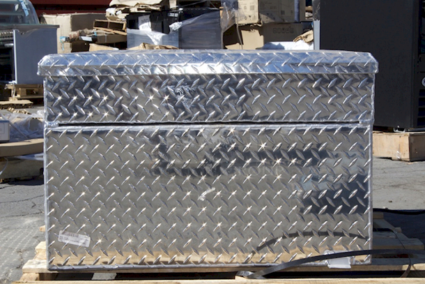 RDS 72745 91 Gallon Auxiliary Fuel Tank & Toolbox Combo Bright Aluminum  - Image 2 of 9