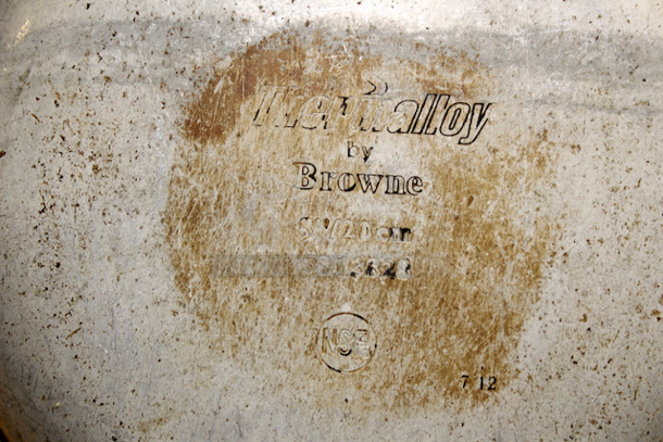 AWESOME VALUE! Browne 5813828 8" Non-Stick Aluminum Frying Pan w/ Solid Silicone Handle. 5x your Bid - Image 5 of 5