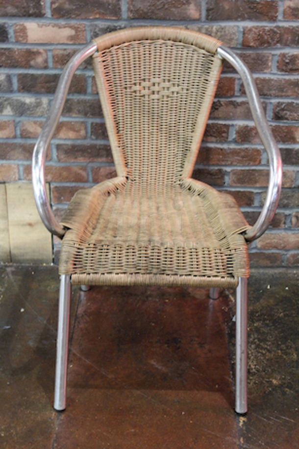 COMFORTABLE! Outdoor Whicker Seating.
30x22-1/2x32
3x Your Bid - Image 1 of 6