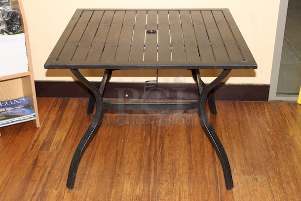 NICE! Square Outdoor Table With Hole For Umbrella. 37x37x28