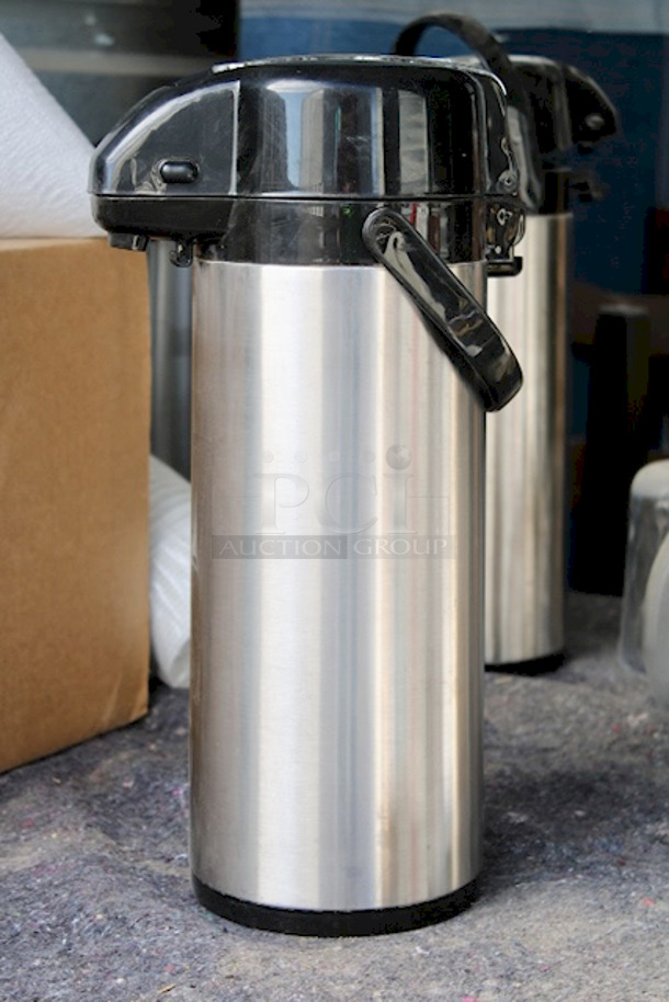 OUTSTANDING! Winco APSK-730 3 Liter Lever Action Airpot, Stainless Steel Liner
