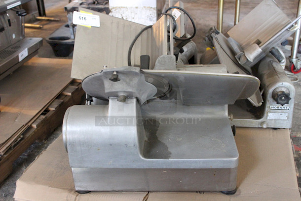 SOLID! Hobart 19526 Automatic 2 Speed Deli Slicer, Working When Tested. 26-1/4"W x 24"D x 21-1/4"H - Image 2 of 3