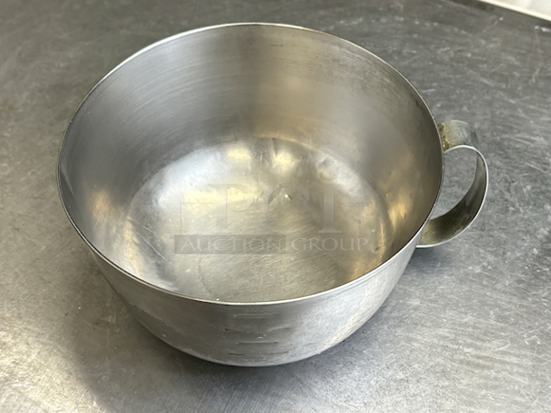 Graduated 3 Quart Measuring Bowl, Metal. - Image 3 of 4