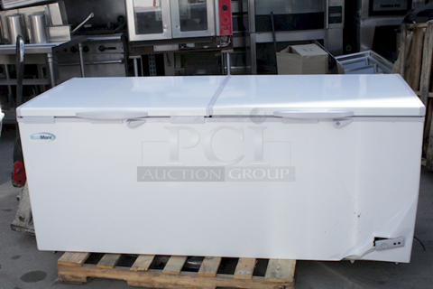 BRAND NEW SCRATCH & DENT! Koolmore SCF-24C 77" Commercial Chest Freezer 24 Cu Ft. Missing Cord. Could Not Test. 