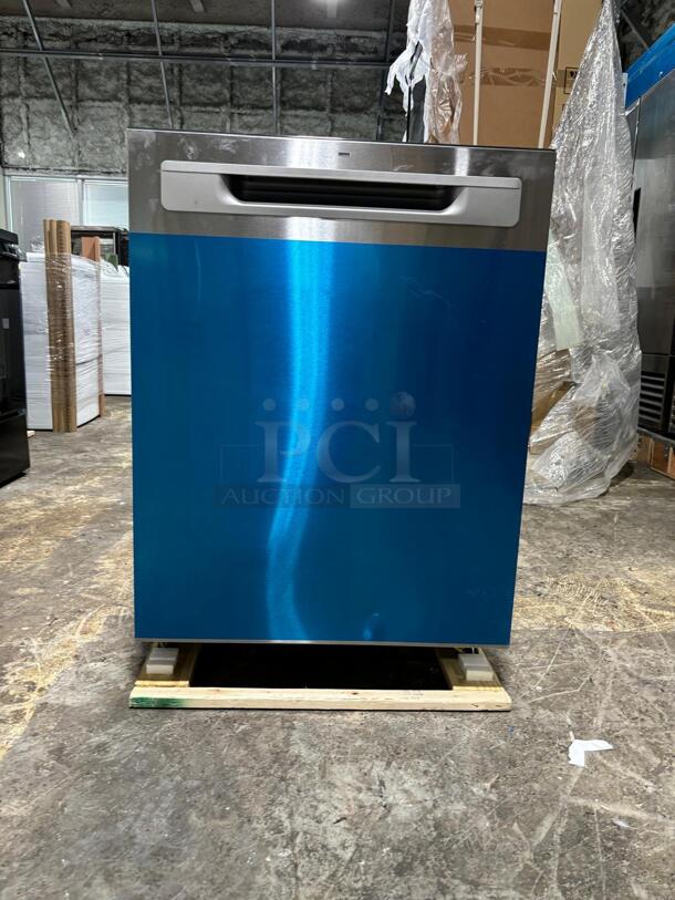 WOW!! scratch & dent GE Dry Boost Top Control 24-in Built-In !BRAND NEW! Dishwasher With Third Rack (Fingerprint-resistant Stainless Steel) ENERGY STAR, 45-dBA
 - Image 1 of 5