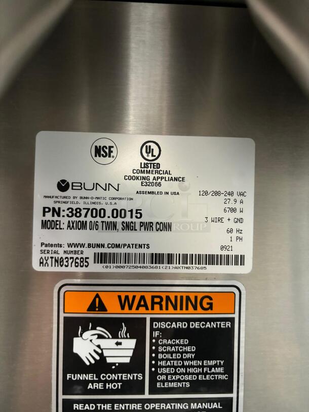 Brand New Bunn 38700.0015 Axiom 0/6 Twin 12 Cup Automatic Coffee Brewer with 6 Lower Warmers - 120/208-240V

 - Image 4 of 6