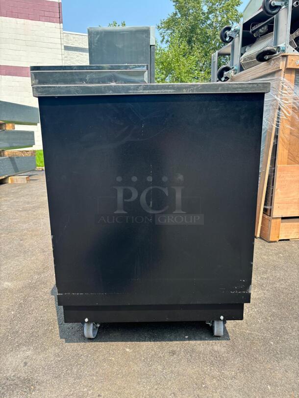 Dukers DHBC65 - 65" Bottle Cooler 488 liters capacity
 - Image 4 of 6