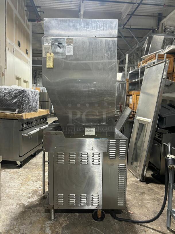 WOW!! Amazing Wells WVO2HFG Ventless Cooking System | Convection Oven Base
Ventless Cooktop, electric, (2) French plates, (1) gridd
 - Image 3 of 5