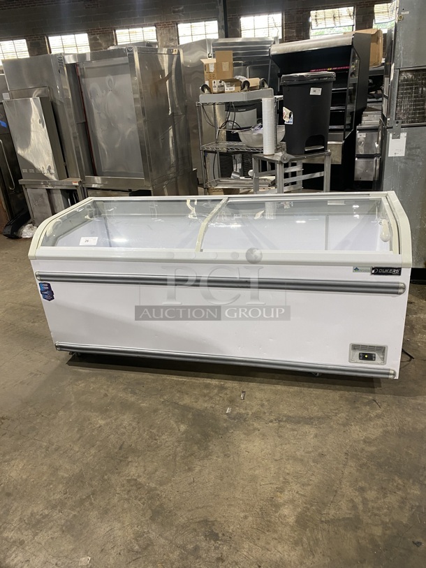 NICE! Late Model 2020! DUKERS Chest Reach In Freezer! On Casters! ModeNICE! DUKERS Chest Reach In Freezer! On Casters! Model WD-700Y Serial 0905000DUK200911201000428 115V/60Hz - Image 1 of 7