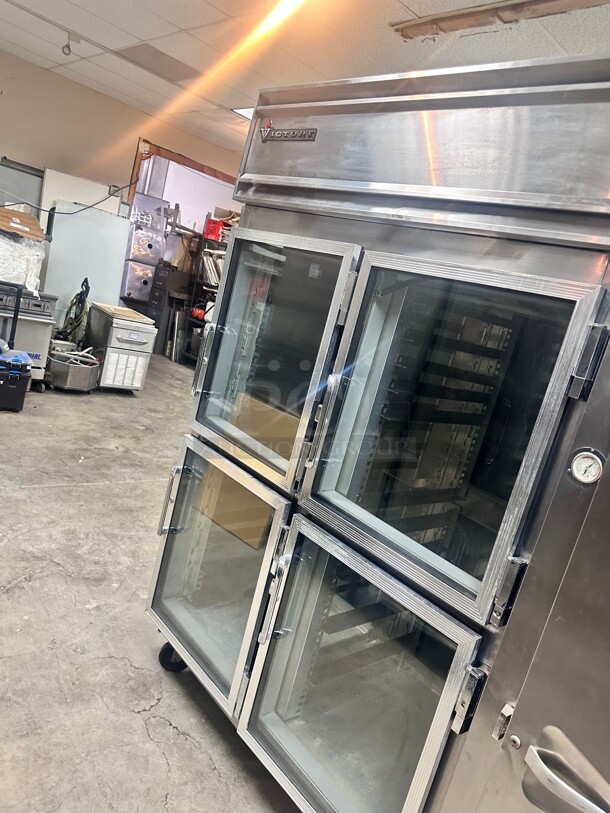 Victory RA-2D-7 53" W Four-Section Four Door Reach-In Refrigerator 115 Volt Tested and Working - Image 5 of 8