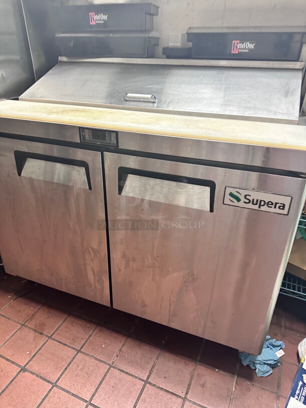Late Model Supera SSPT2R-1 Sandwich/Salad Preparation Table, 48 inch 115 Volt Tested and Wokring - Image 3 of 5