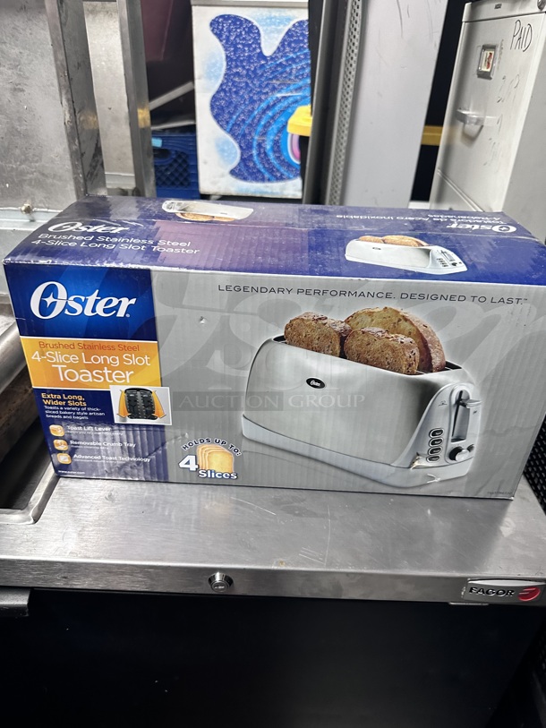 New Oster TSSTTRJB30R 4-Slice Long Slot Toaster Sliver  - Image 3 of 7