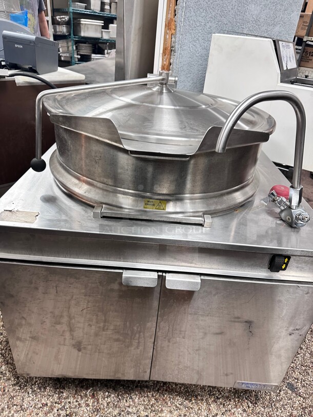 Late Model Cleveland KDM-40-T 40 gal Steam Kettle - Power Tilt, 2/3 Jacket, Direct Steam Natural Gas - Image 7 of 9