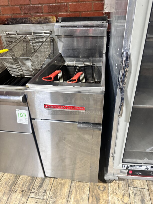 Late Model American Range AF-50HE 50 Lb Fryer, Gas, Floor Model, Full Pot Stainless Steel 15.5(W) Working - Image 2 of 8